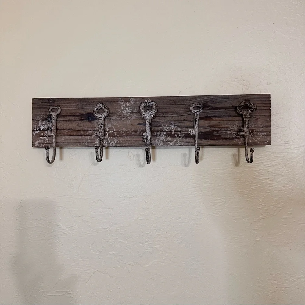 Wooden Old Key 🗝️ Key, Coat Holder - Picture 2 of 5